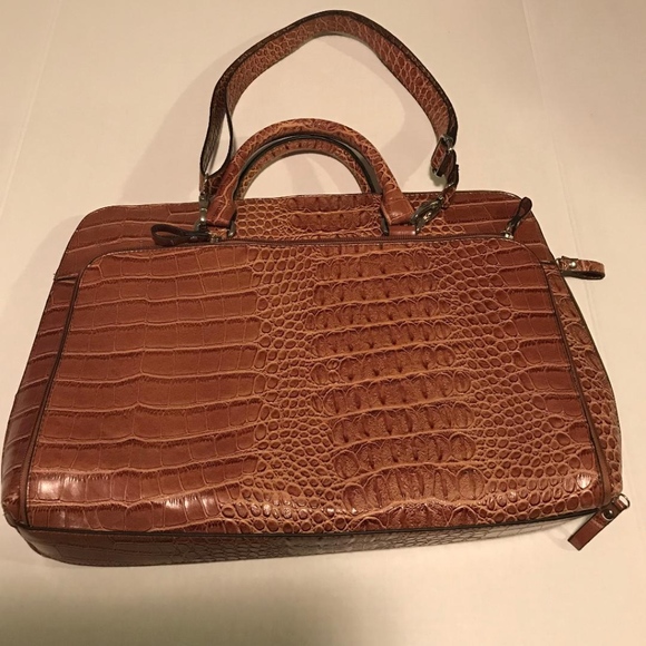 Bueno Handbags - Bueno Faux Leather Laptop/Tablet Bag